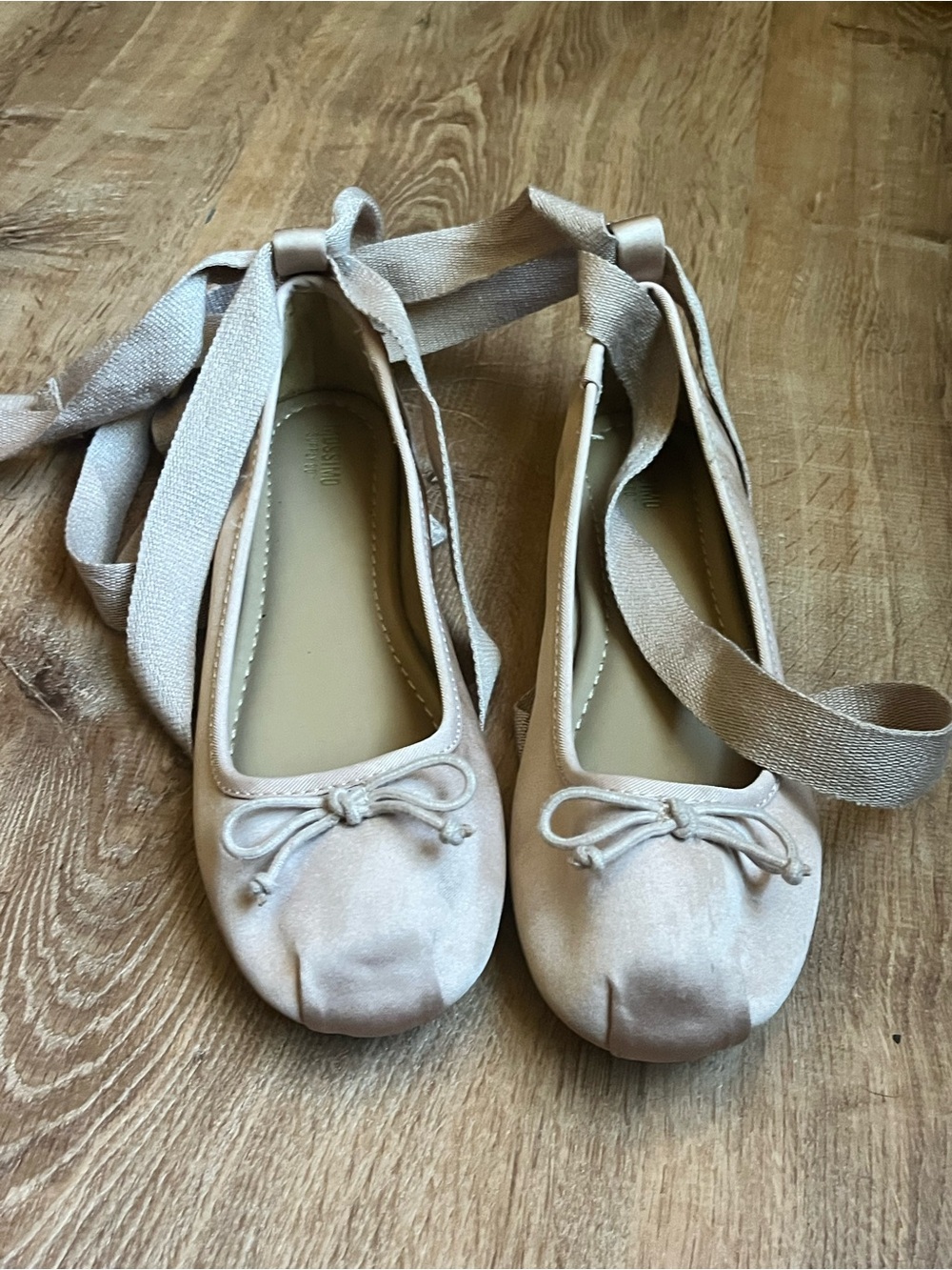 Women’s Ballet Flats with Ankle Tie in Light Taupe